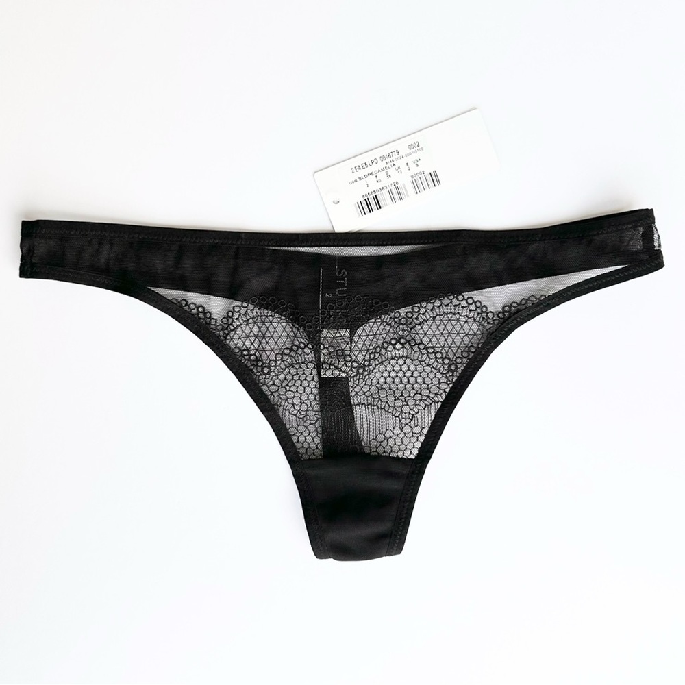 Studio LA PERLA Luxe Lace Sheer Thong Panties NWT